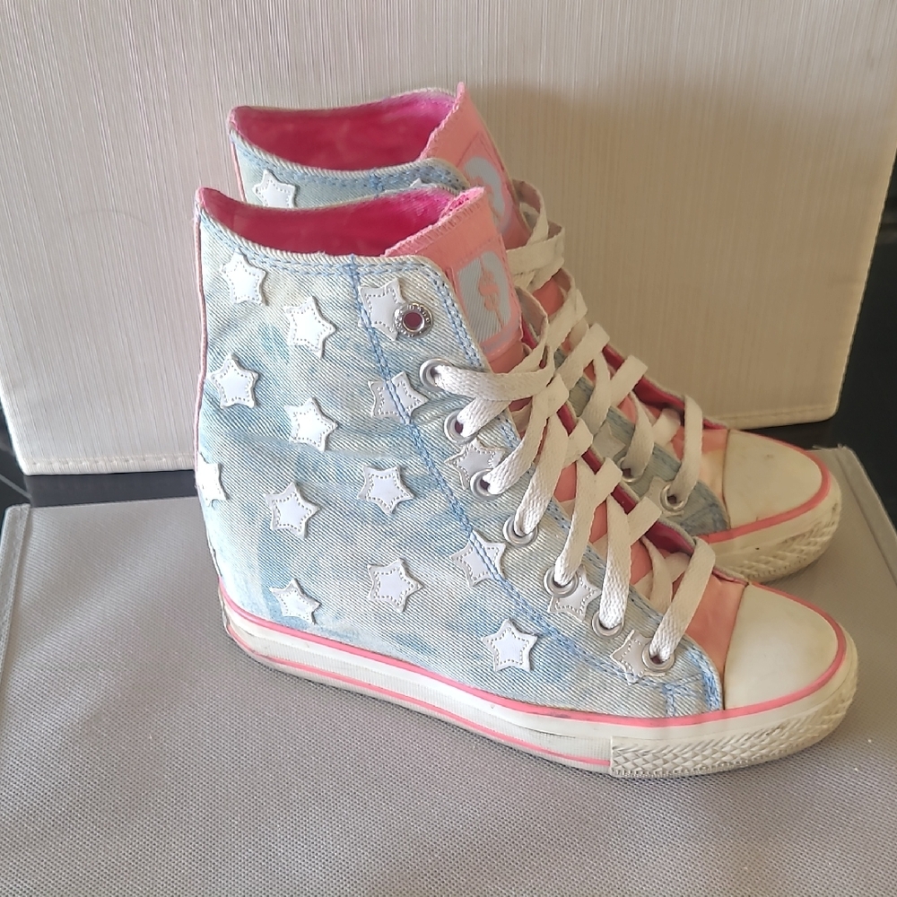 Daddy's $ Women's size 6.5 Wedge Sneakere